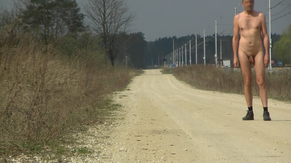 OŻAROWICE - przy torach 20260416.mp4_snapshot_01.39_[2026.04.16 - Krzysztof_cfnm