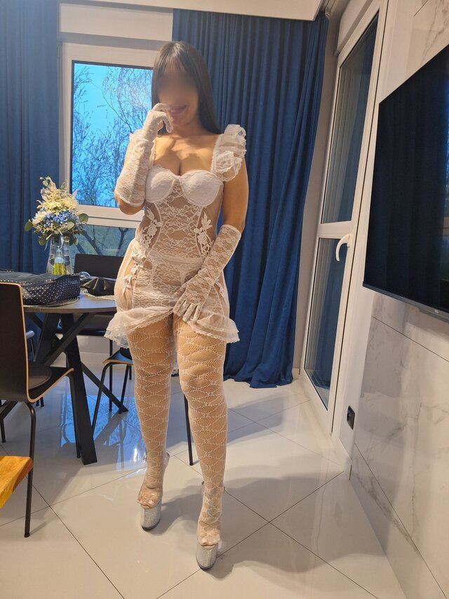 LatinaOnPole