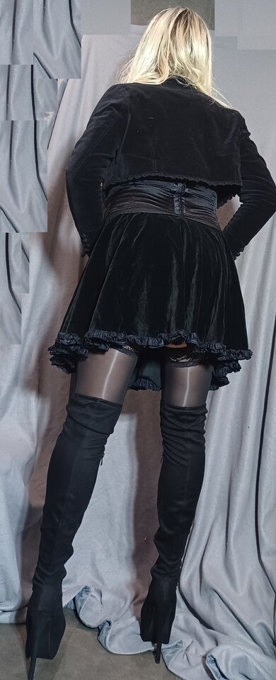 20250214_110453.jpg - MonikaVelvet