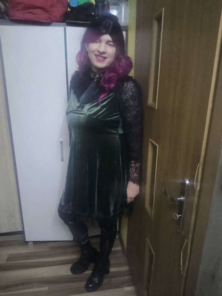 1000023011.jpg - Adriennecross
