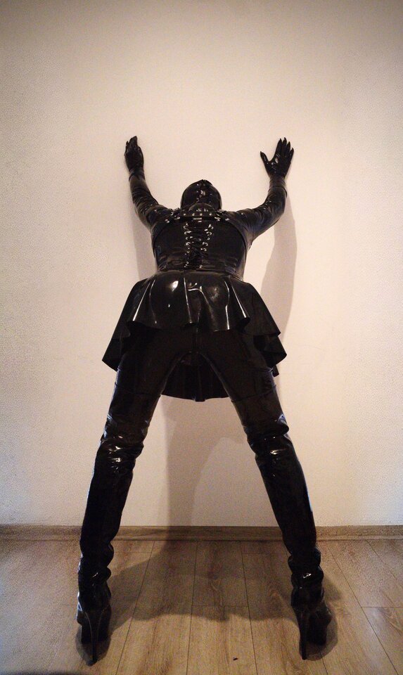 26076.jpg - LatexSlutCD