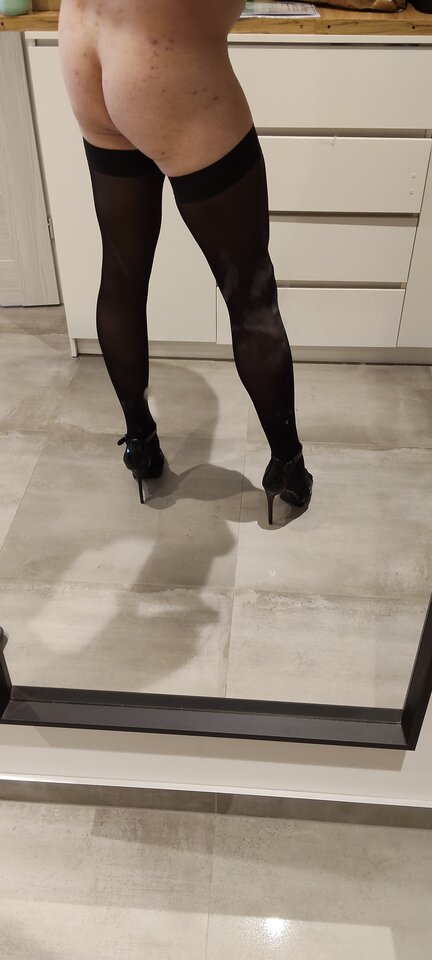 1000009215.jpg - HighHeelsPanty