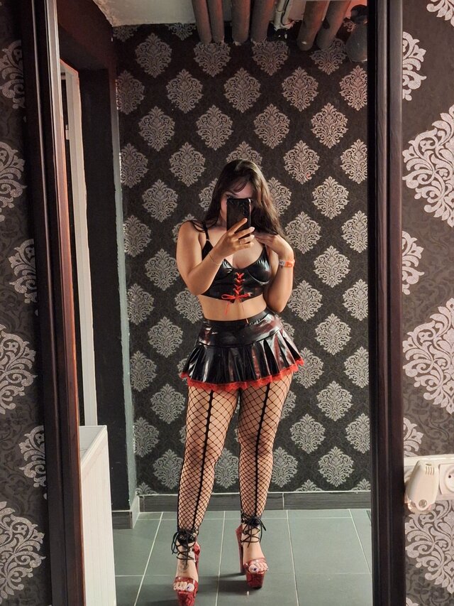 LatinaOnPole