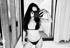 Ona_bikini.jpeg