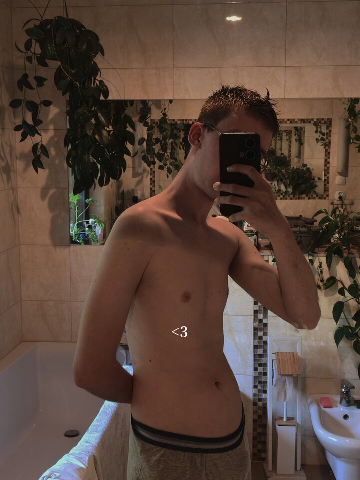 1000046585.jpg - 15Twink03