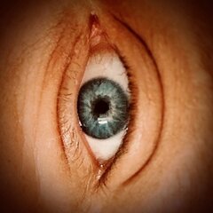 EYE