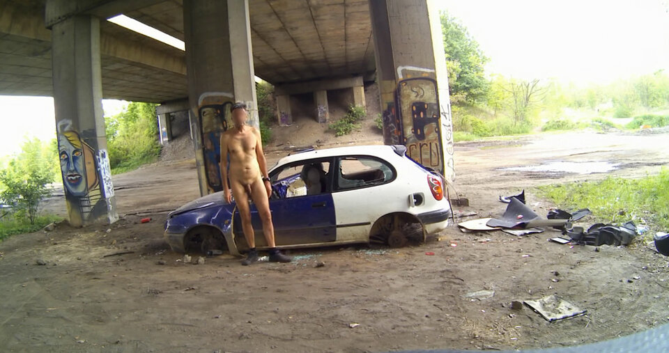BYTOM - wrak auta pod mostem 20260522.mp4_snapshot_00.32_[2026.0 - Krzysztof_cfnm