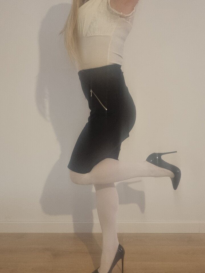 1781534710386174529689926544438.jpg - Viola_69