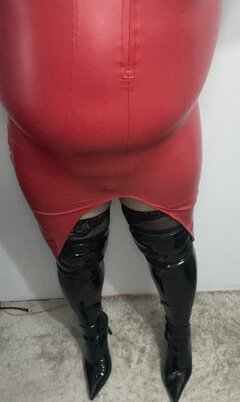 😈