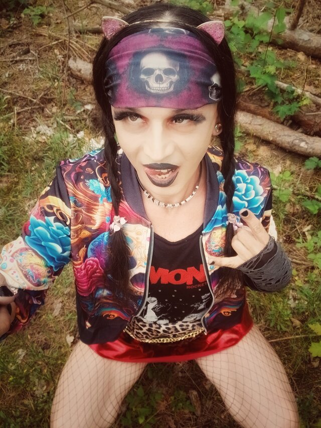 HARDCORELLA69