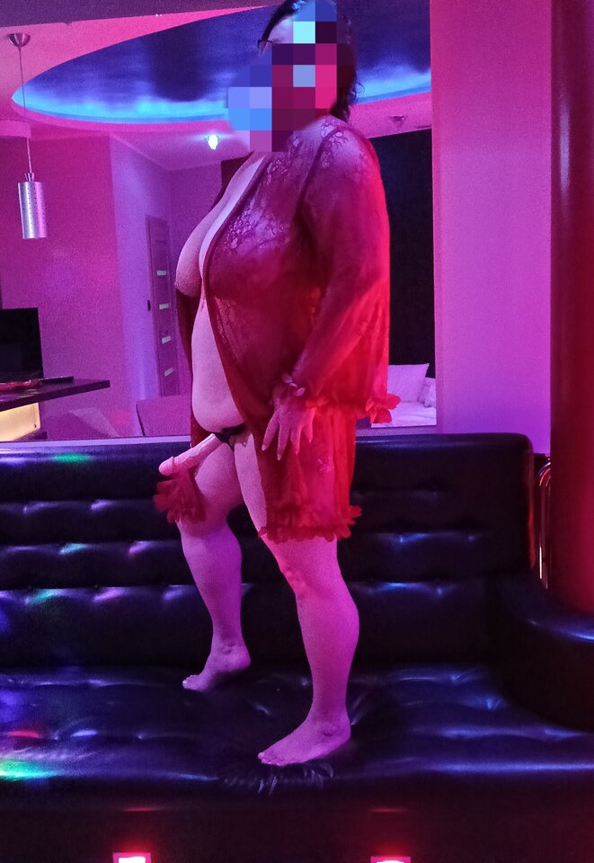 1000012472.jpg - swingers3534