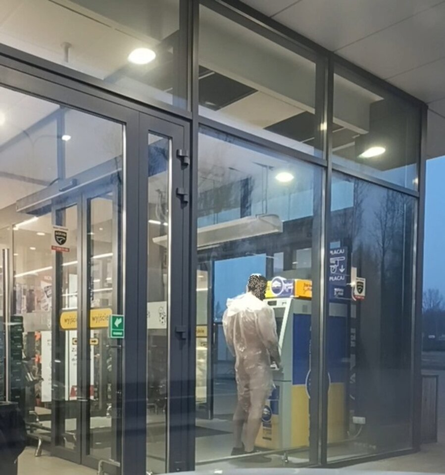 bankomat_2.jpg - PublicPlaces