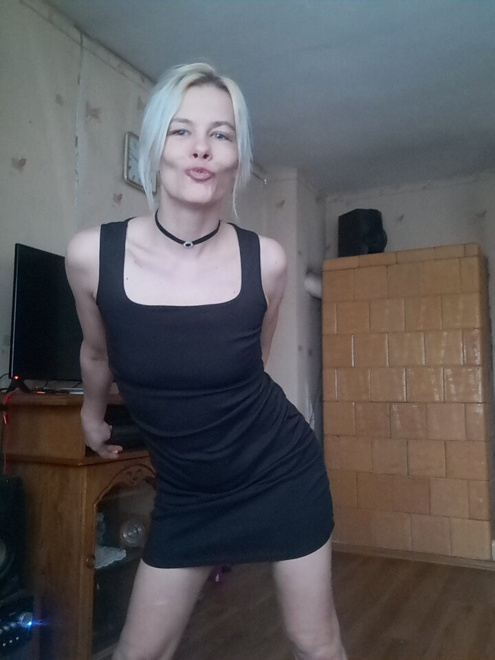 eb1048e0-6a23-45e7-afe4-ff6109cd14f9-1_all_6142.jpg - Blondszonik