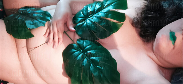 CurvyMonali