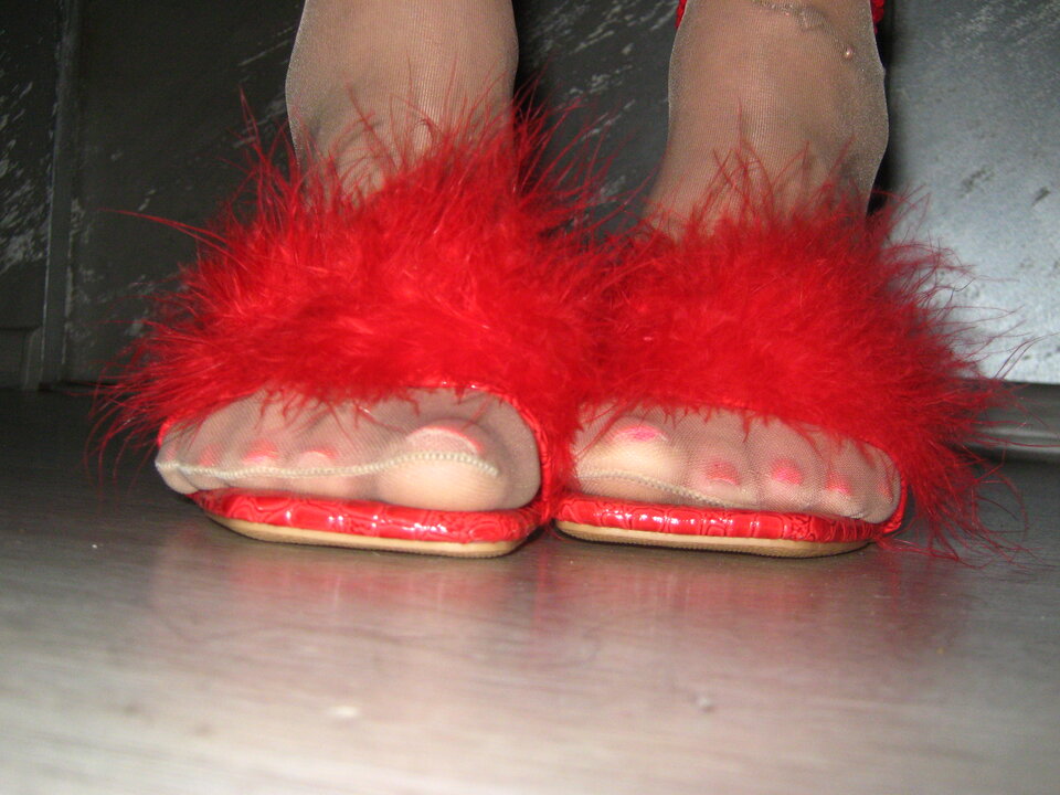 feet in pantyhose - TamaraLee