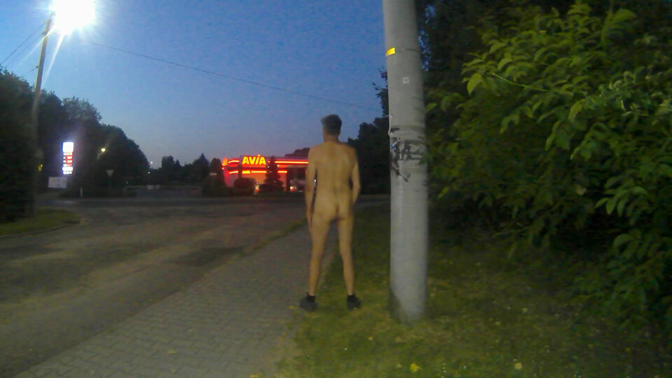 BOBROWNIKI - stacja paliw 20260628_0355.mp4_snapshot_00.18_[2026 - Krzysztof_cfnm