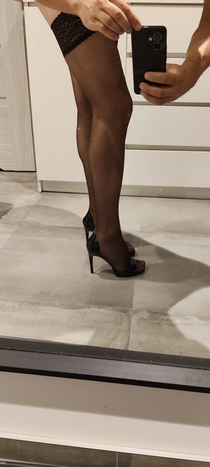 1000010238.jpg - HighHeelsPanty