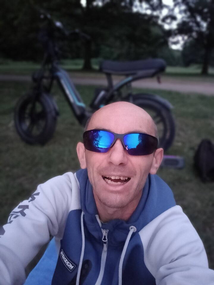 1000007949.jpg - Roobbeerrtt1980
