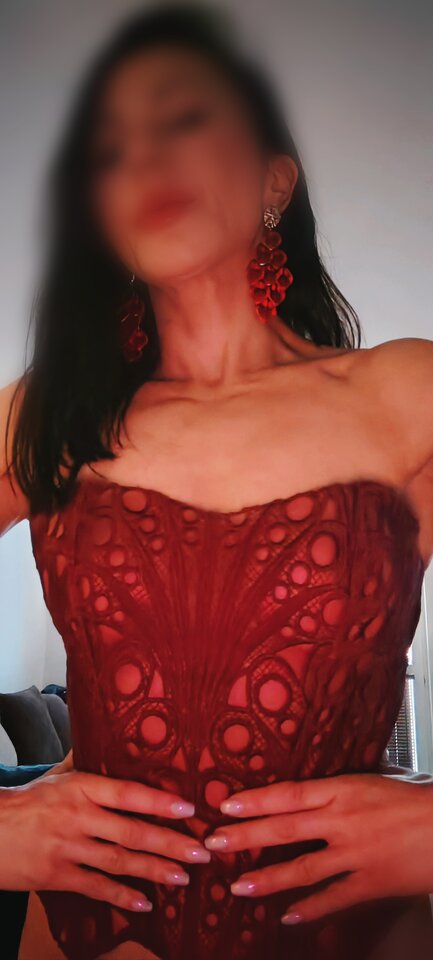 1000030895.jpg - Mistress_Iris