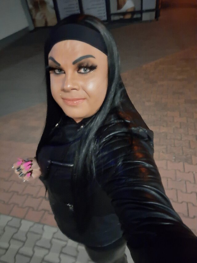 RoksanaiNikol