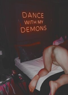 Tańcząc upojnie z demonami...