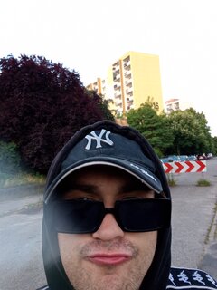 145.jpg