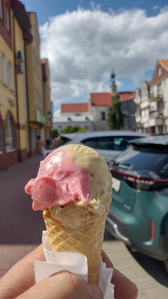 Ma ktoś ochotę na gałeczkę?