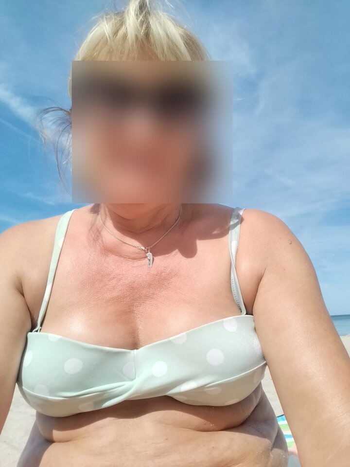 Asia na plaży.jpg - krzyniu