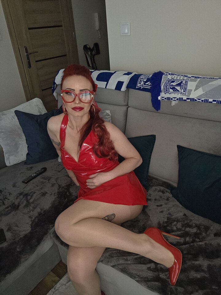 1000015702.jpg - NylonHells