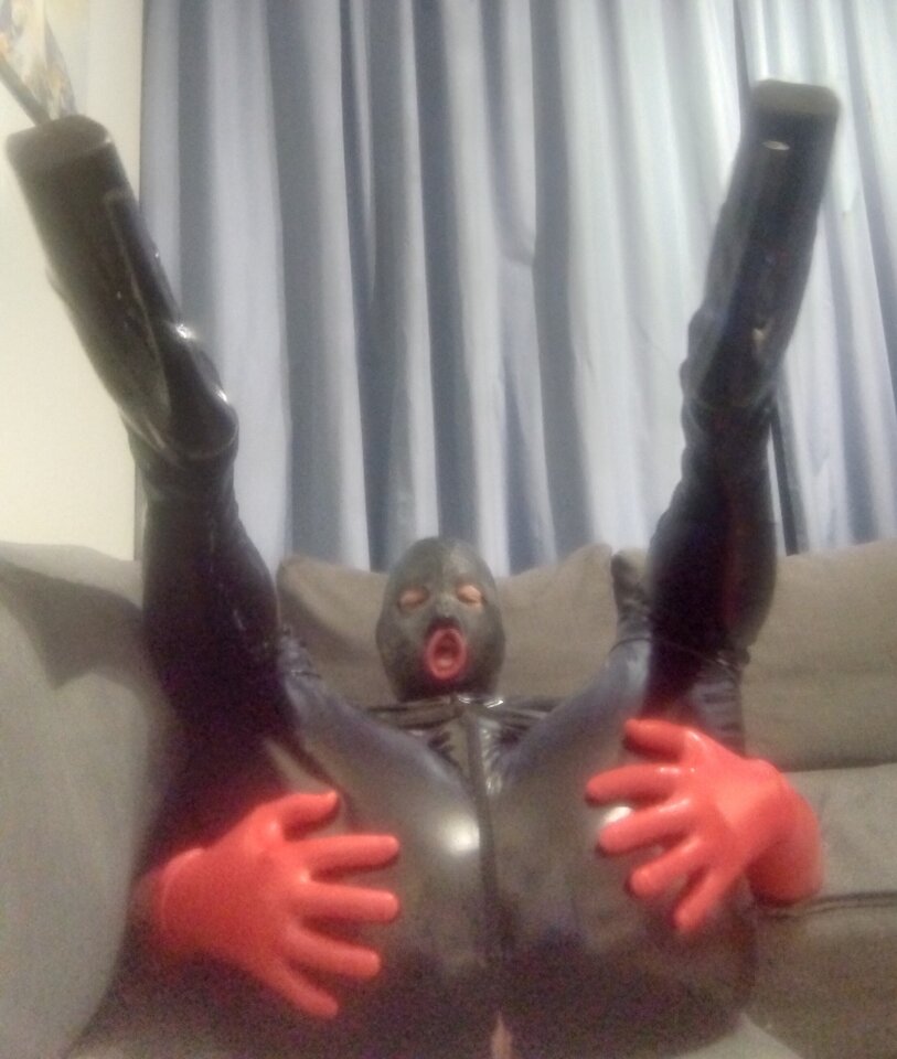 1000009286.jpg - Latexbitch2202