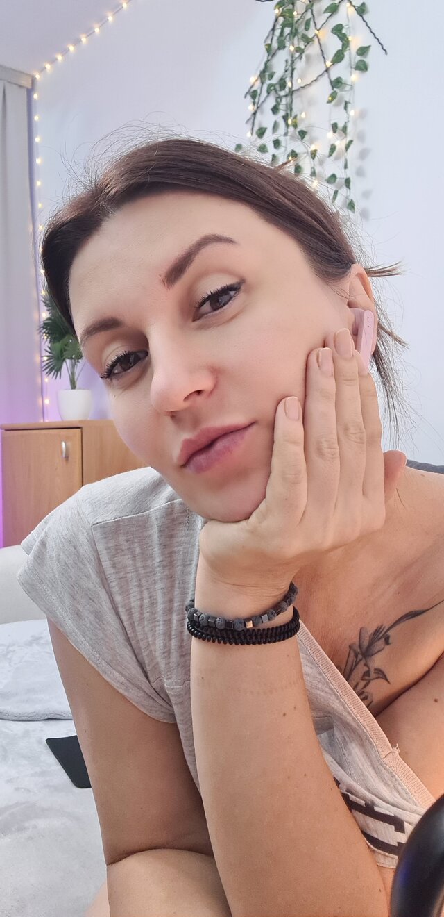 VERONIKA_