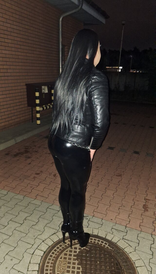 RoksanaiNikol