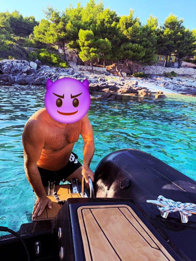 adamoniski
