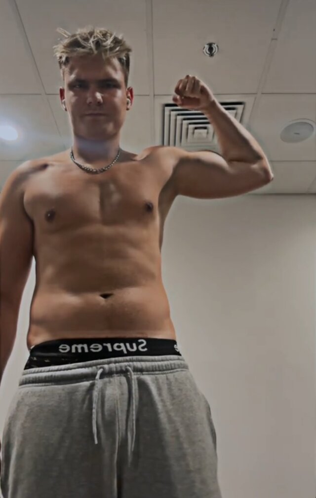 Adam20002