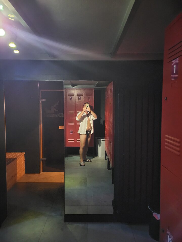 17699 - LikeInPublic