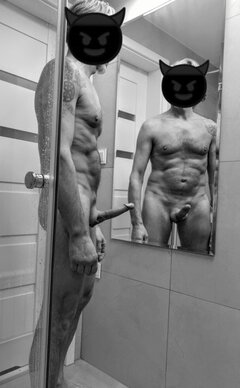 😈