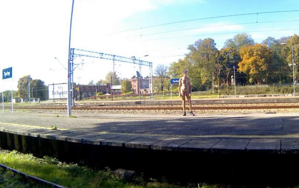 TYCHY - dworzec.mp4_snapshot_00.27_[2026.08.30_19.06.44].jpg - Krzysztof_cfnm