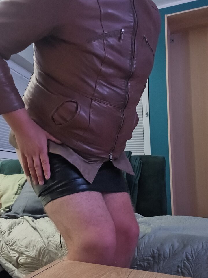 1000033637.jpg - LeatherFetish94