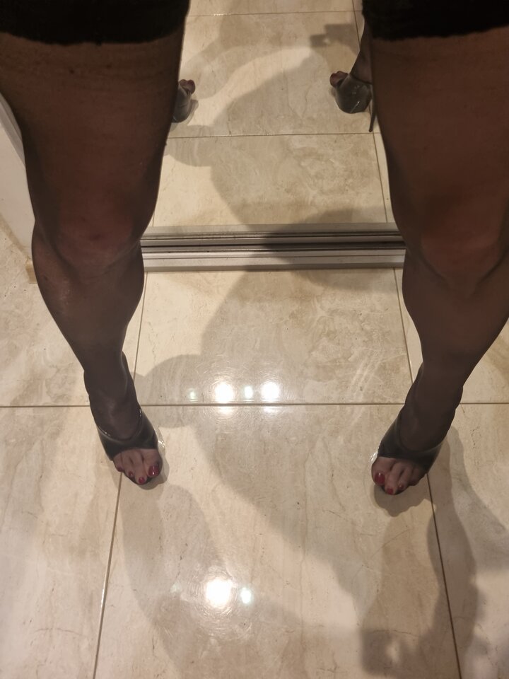 10.jpg - TrannySexyFeet