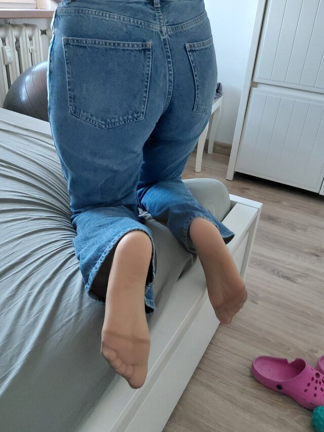 CuckoldNylon2