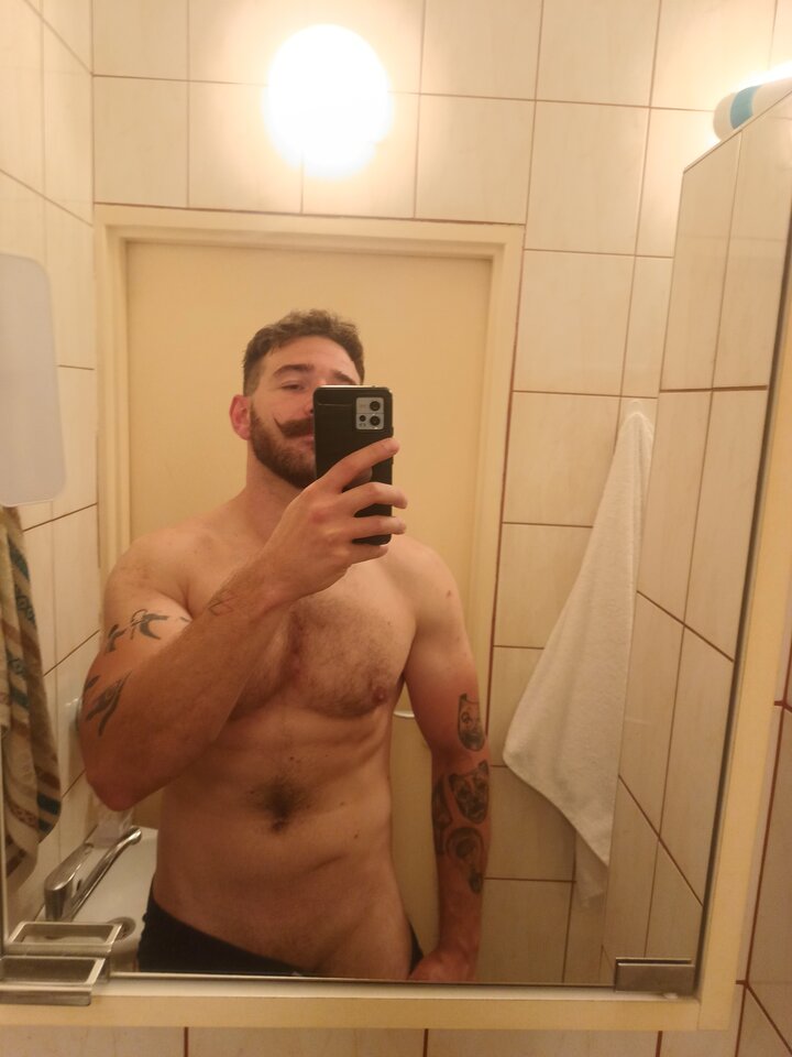 1000028213.jpg - Hetero_gentleman