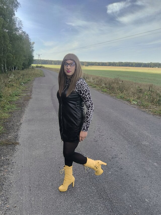 Adriennecross