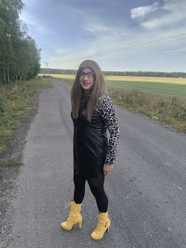 Adriennecross