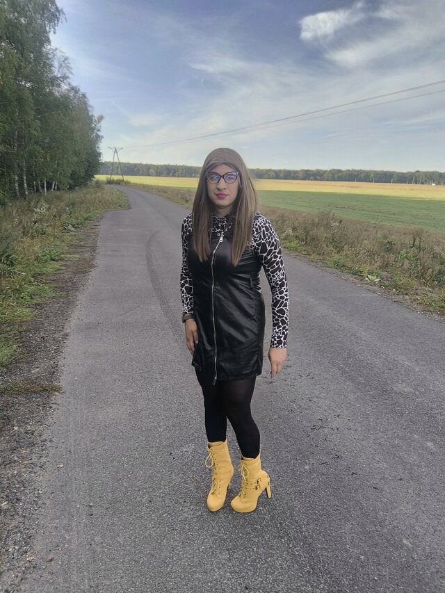 Adriennecross