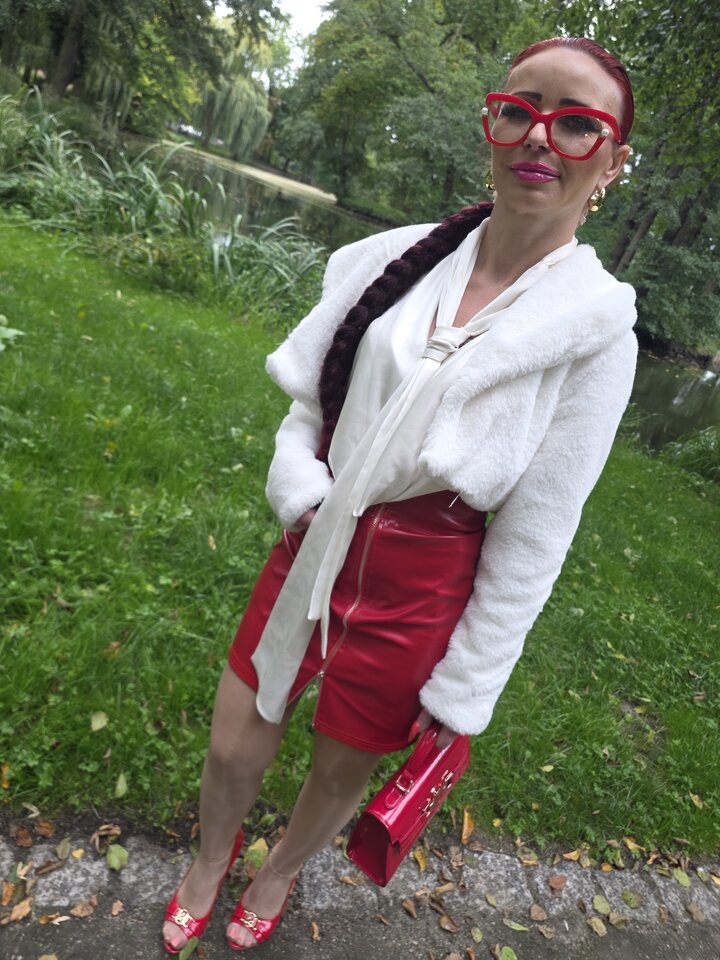 15866.jpg - NylonHells