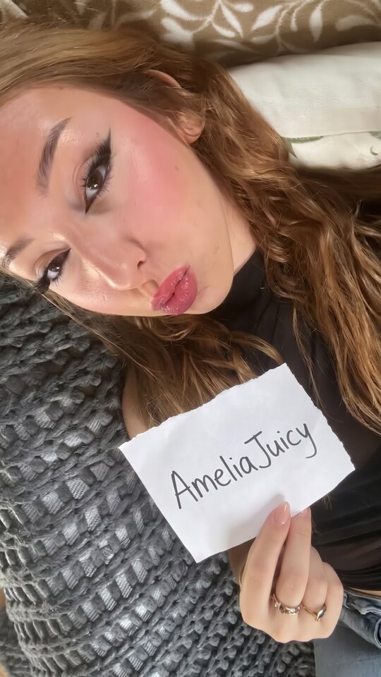 IMG_IPHONE17_AJ.jpg - AmeliaJuicy
