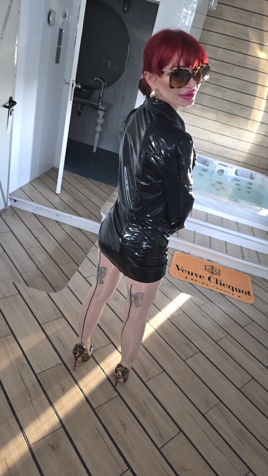 1000020818.jpg - NylonHells