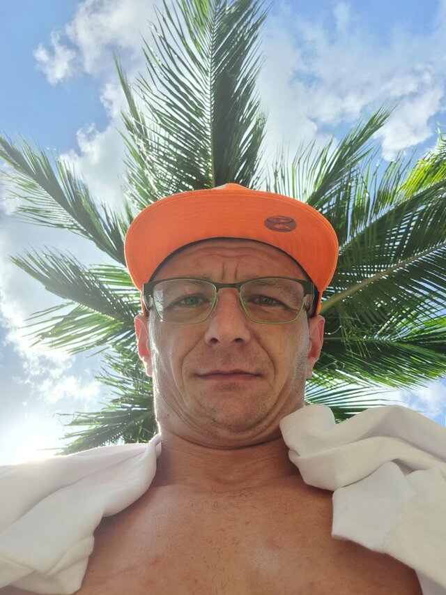 Adamsik1