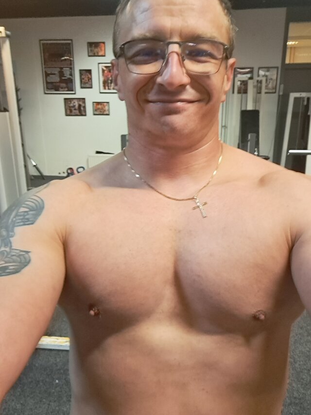 Adamsik1