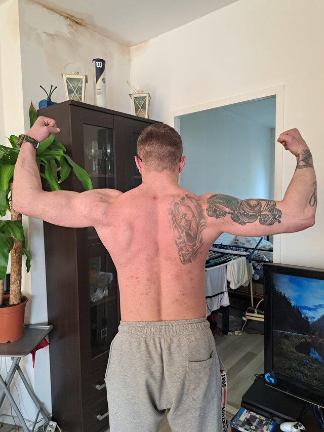 Adamsik1